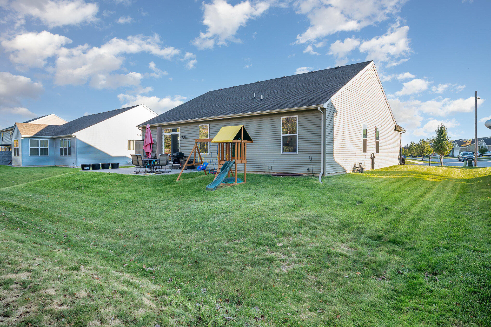 Crown Point, Indiana 46307, United States, 5 Bedrooms Bedrooms, ,3 BathroomsBathrooms,Residential,Pending,37447