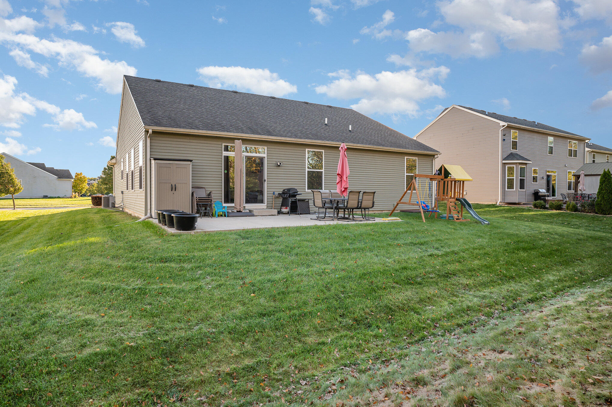 Crown Point, Indiana 46307, United States, 5 Bedrooms Bedrooms, ,3 BathroomsBathrooms,Residential,Pending,37447