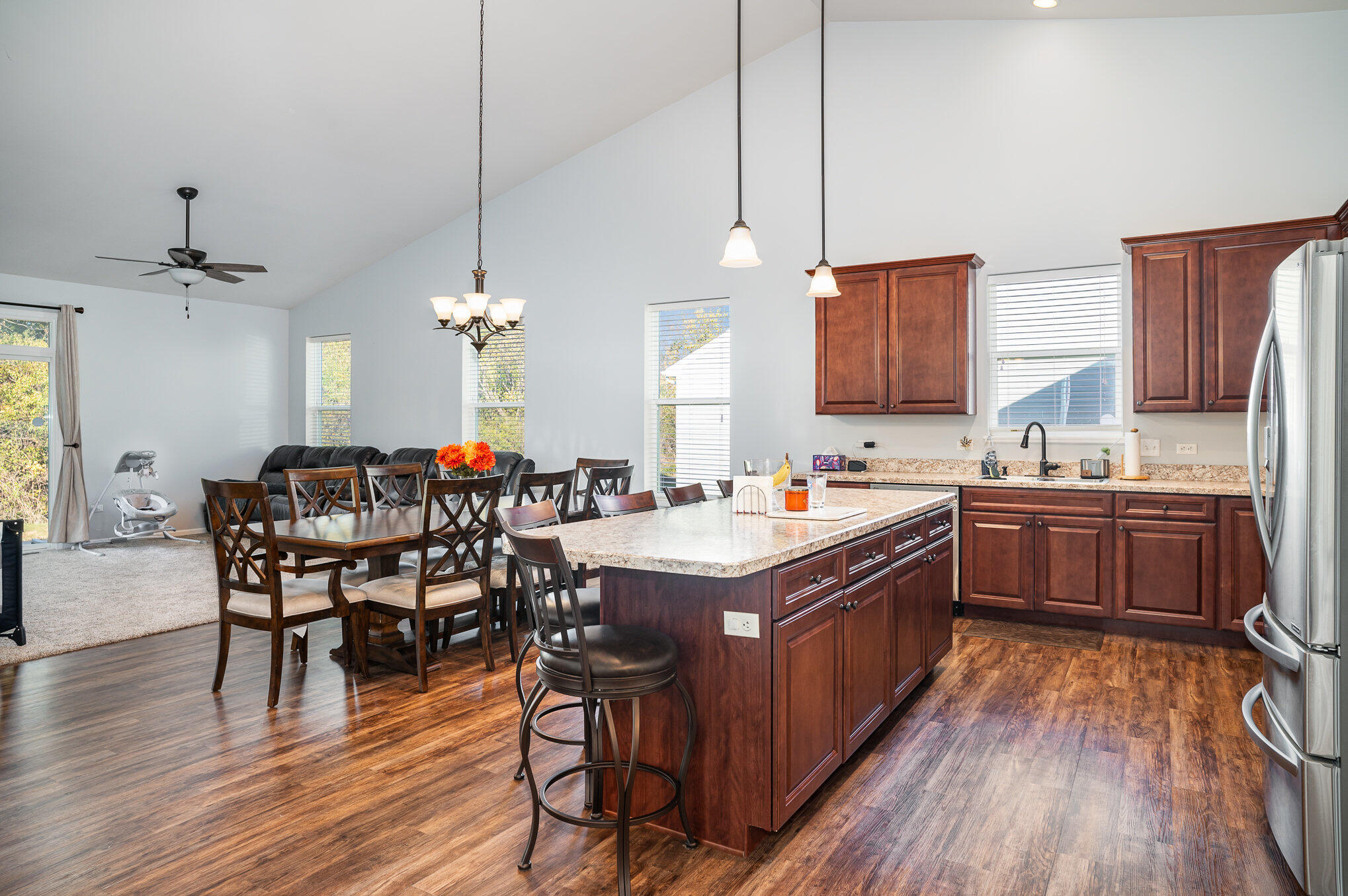 Crown Point, Indiana 46307, United States, 5 Bedrooms Bedrooms, ,3 BathroomsBathrooms,Residential,Pending,37447