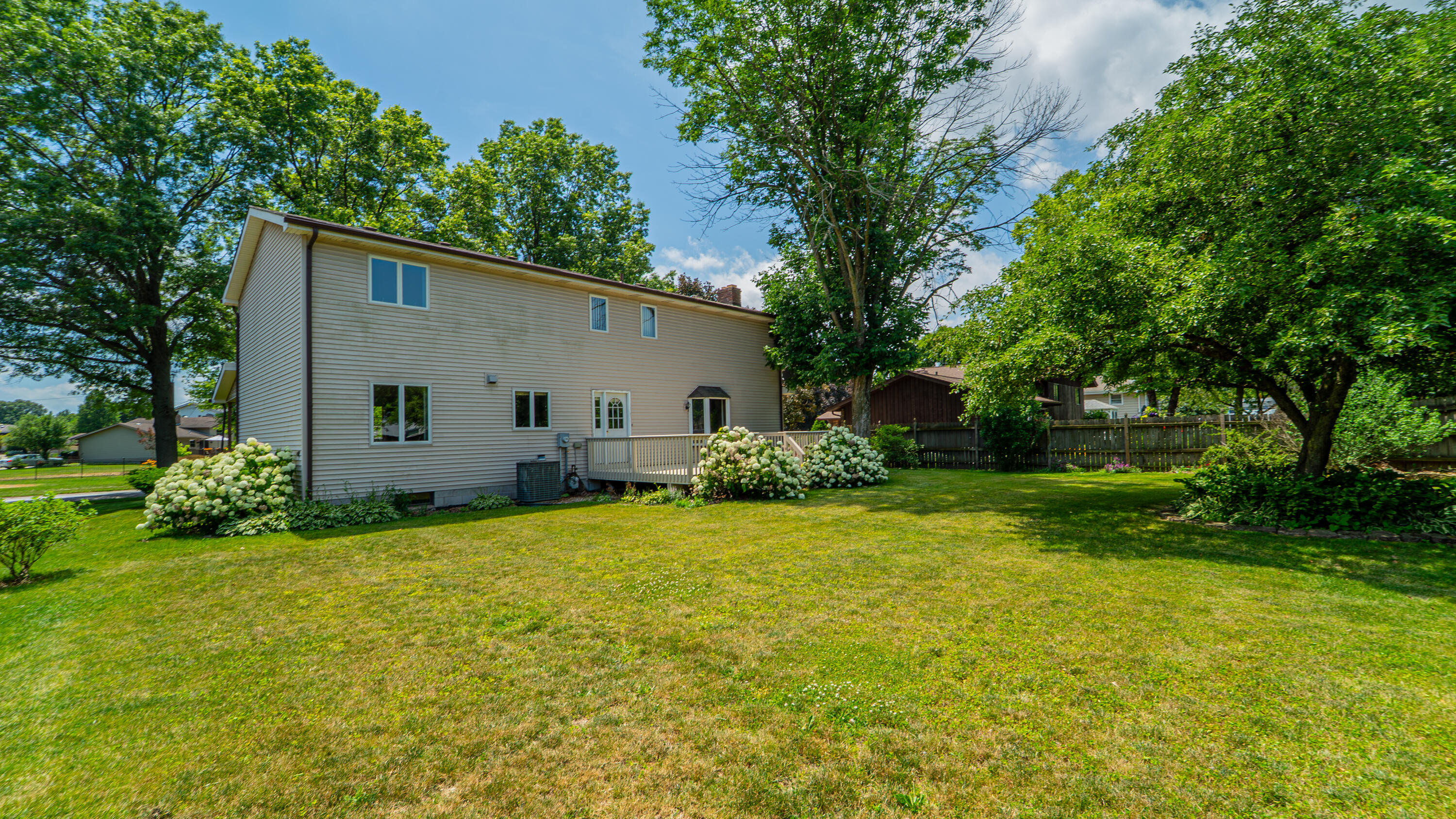 308 Maid Marion Drive S