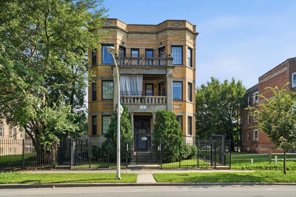 Photo of 1517 E Marquette Road #2e, Chicago, IL 60637 (MLS # 843957)