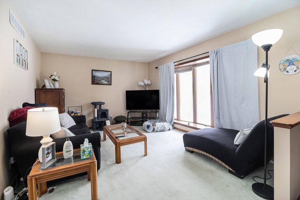 Photo of 1624 Fox Point Drive, Chesterton, IN 46304 (MLS # 833822)