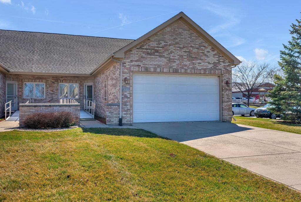 Photo of 10779 Spyglass Court, Crown Point, IN 46307 (MLS # 835976)