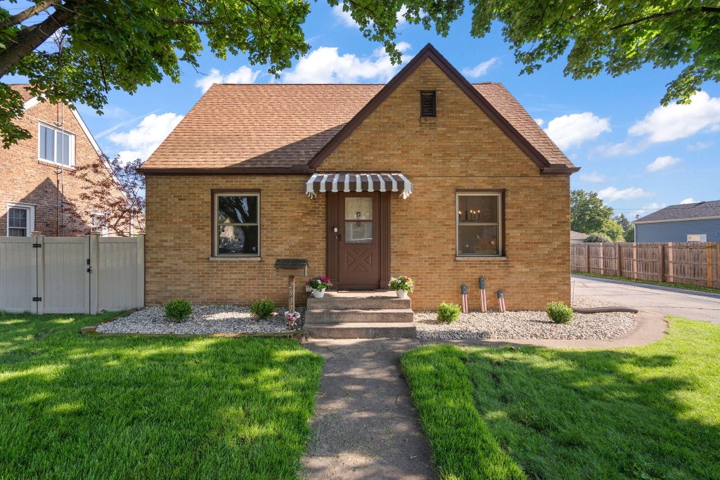 Photo of 2937 Condit Street, Highland, IN 46322 (MLS # 842013)