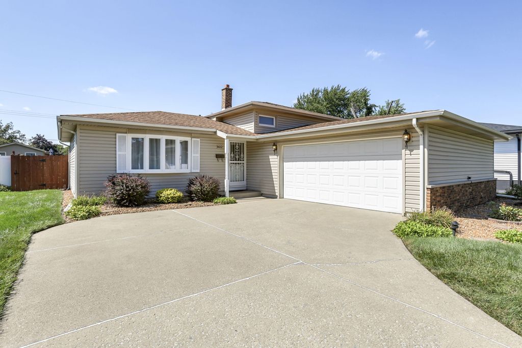 Photo of 8612 Jefferson Avenue, Munster, IN 46321 (MLS # 838577)