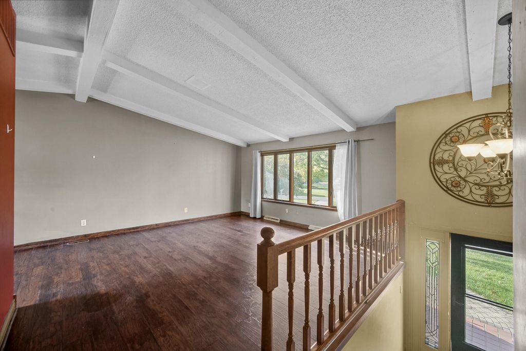 Photo of 1938 Magnolia Lane, Munster, IN 46321 (MLS # 829946)