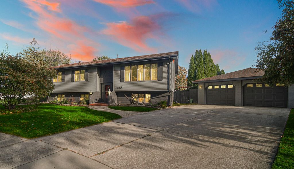 Photo of 1938 Magnolia Lane, Munster, IN 46321 (MLS # 829946)
