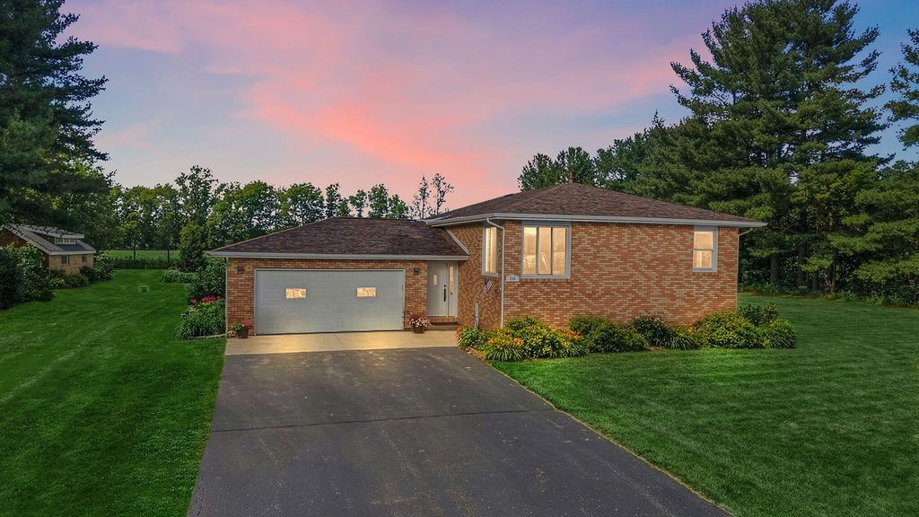 Photo of 296 S 150 E, Valparaiso, IN 46383 (MLS # 832592)