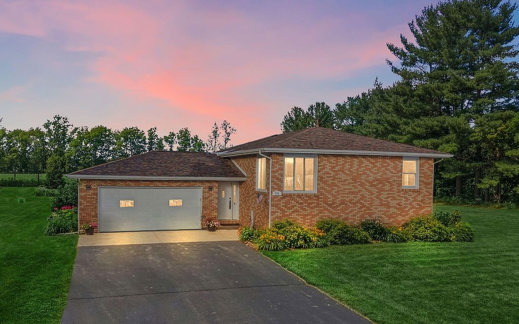 Photo of 296 S 150 E, Valparaiso, IN 46383 (MLS # 832592)