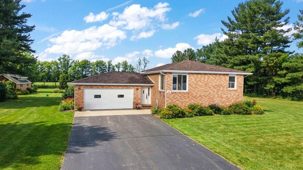 Photo of 296 S 150 E, Valparaiso, IN 46383 (MLS # 832592)