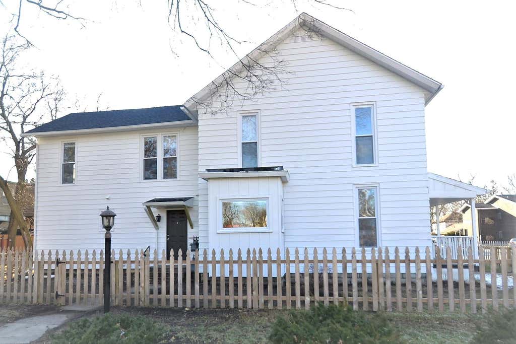 Photo of 610 Union Street, Valparaiso, IN 46383 (MLS # 842701)