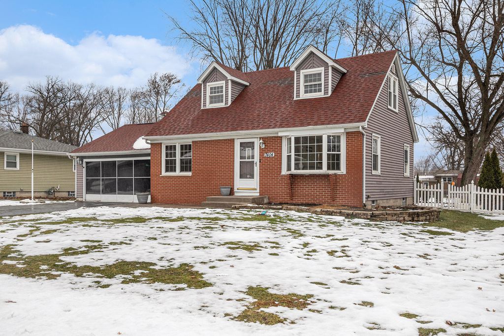 Photo of 7404 W 86th Avenue, Crown Point, IN 46307 (MLS # 831777)