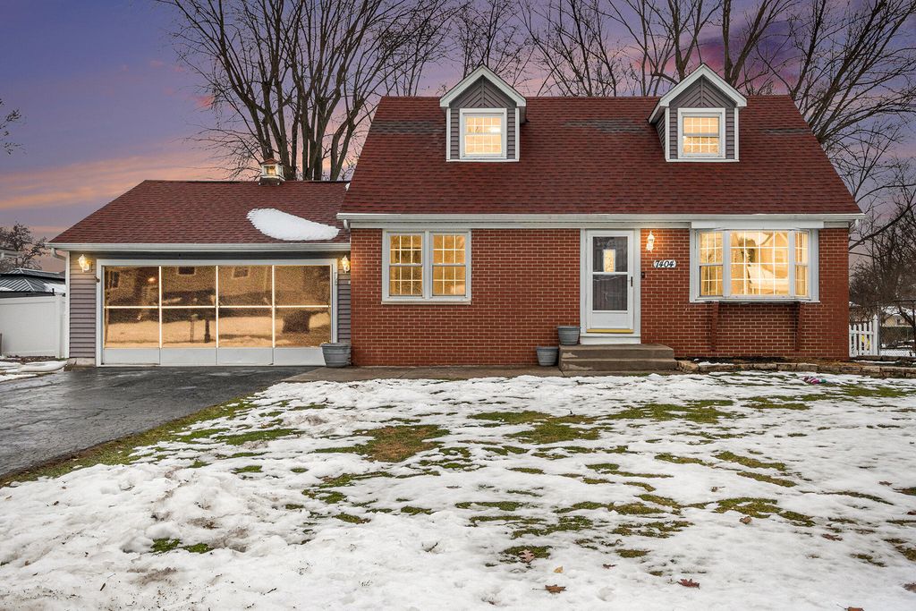 Photo of 7404 W 86th Avenue, Crown Point, IN 46307 (MLS # 831777)