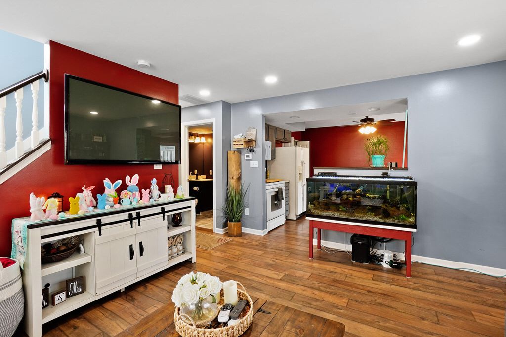 Photo of 6924 Swan Lane, Schererville, IN 46375 (MLS # 832011)