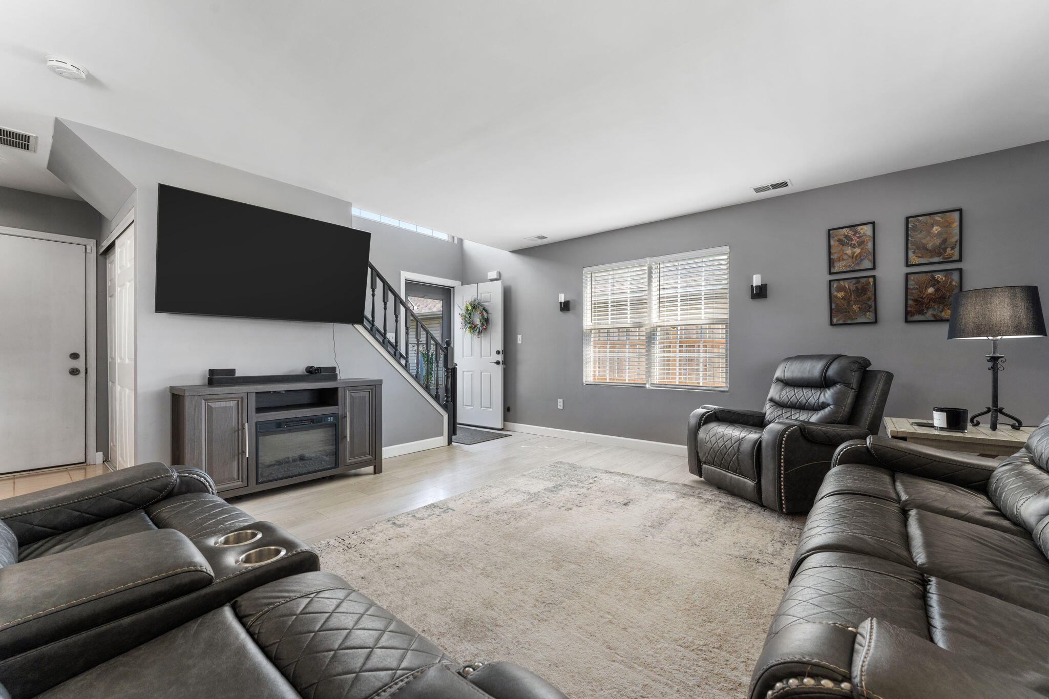 6822 Falcon Drive
