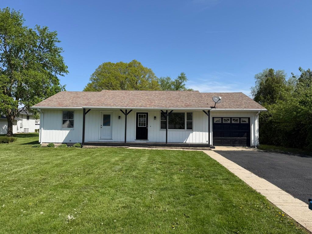 Photo of 204 E Broadway Street, Brook, IN 47922 (MLS # 837518)
