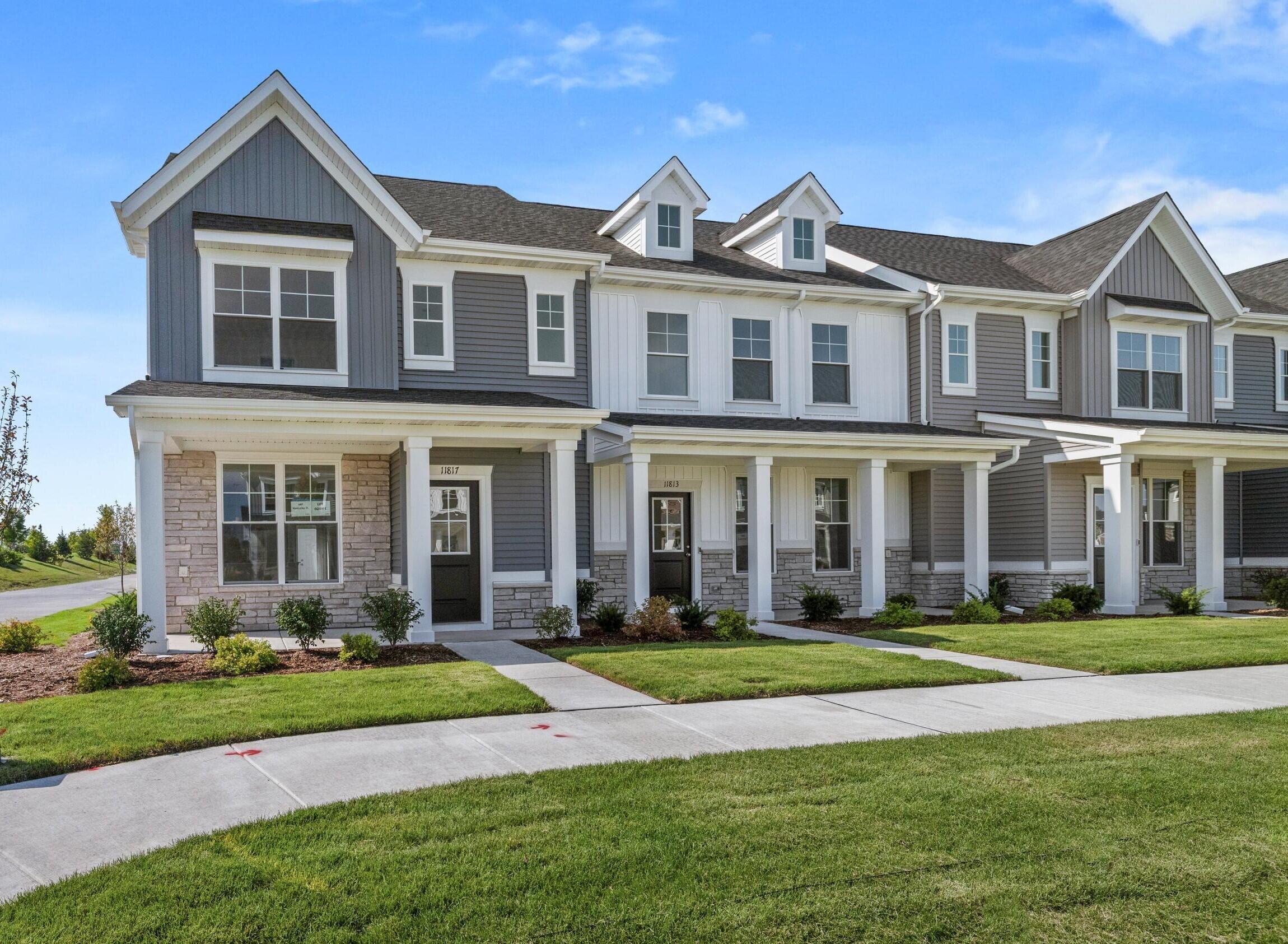 View Crown Point, IN 46307 townhome