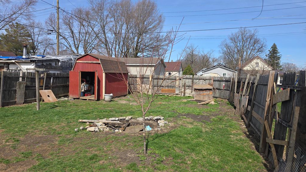 Photo of 307 W Parkway Drive, Cambridge City, IN 47327 (MLS # 835762)