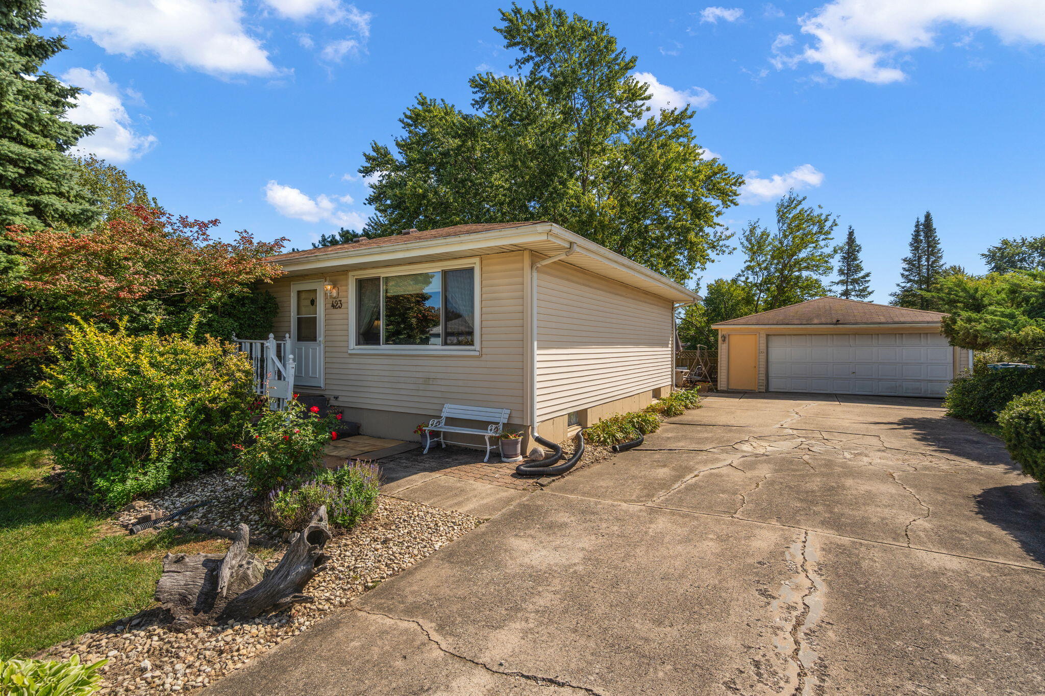 423 Stratford Lane