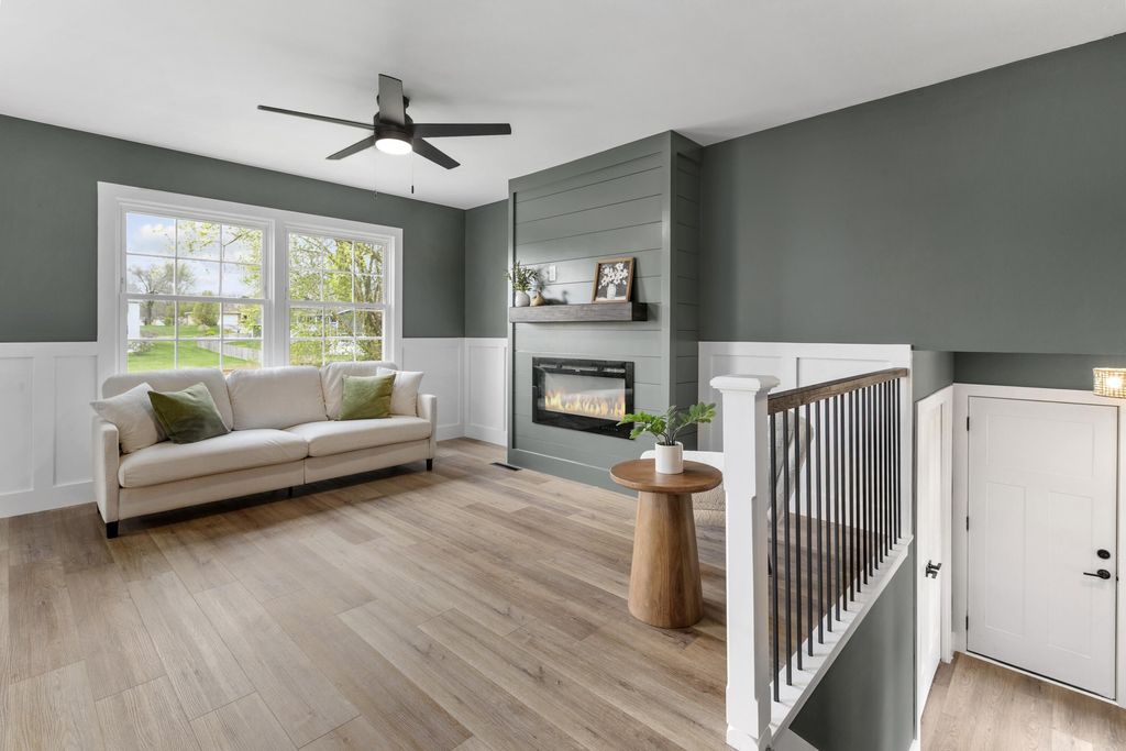 Photo of 263 W 550 N, Valparaiso, IN 46385 (MLS # 837287)