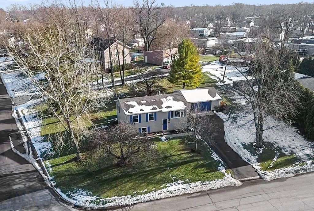 Photo of 7315 Taney Place, Merrillville, IN 46410 (MLS # 832534)