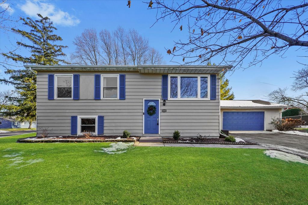 Photo of 7315 Taney Place, Merrillville, IN 46410 (MLS # 832534)