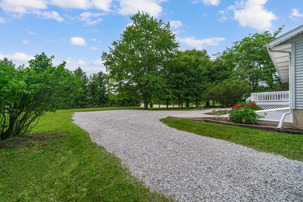 Photo of 476 S State Road 2, Hebron, IN 46341 (MLS # 839750)