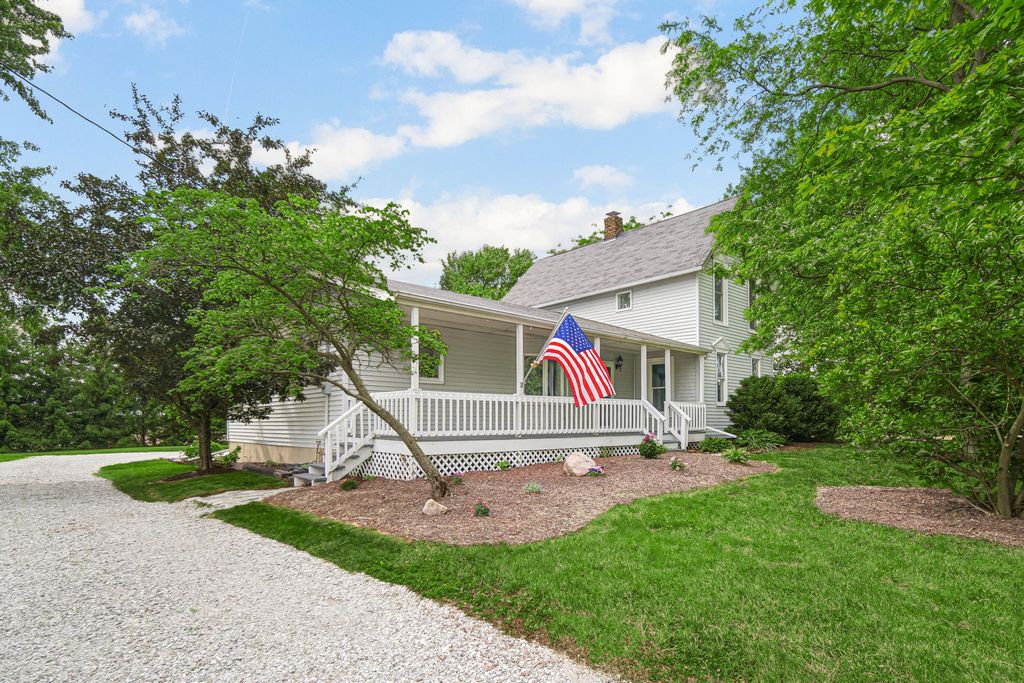 Photo of 476 S State Road 2, Hebron, IN 46341 (MLS # 839750)