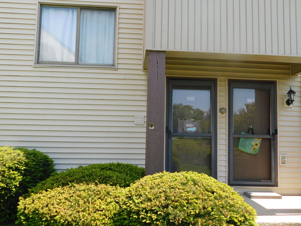 Photo of 955 Millpond Road, Valparaiso, IN 46385 (MLS # 838684)