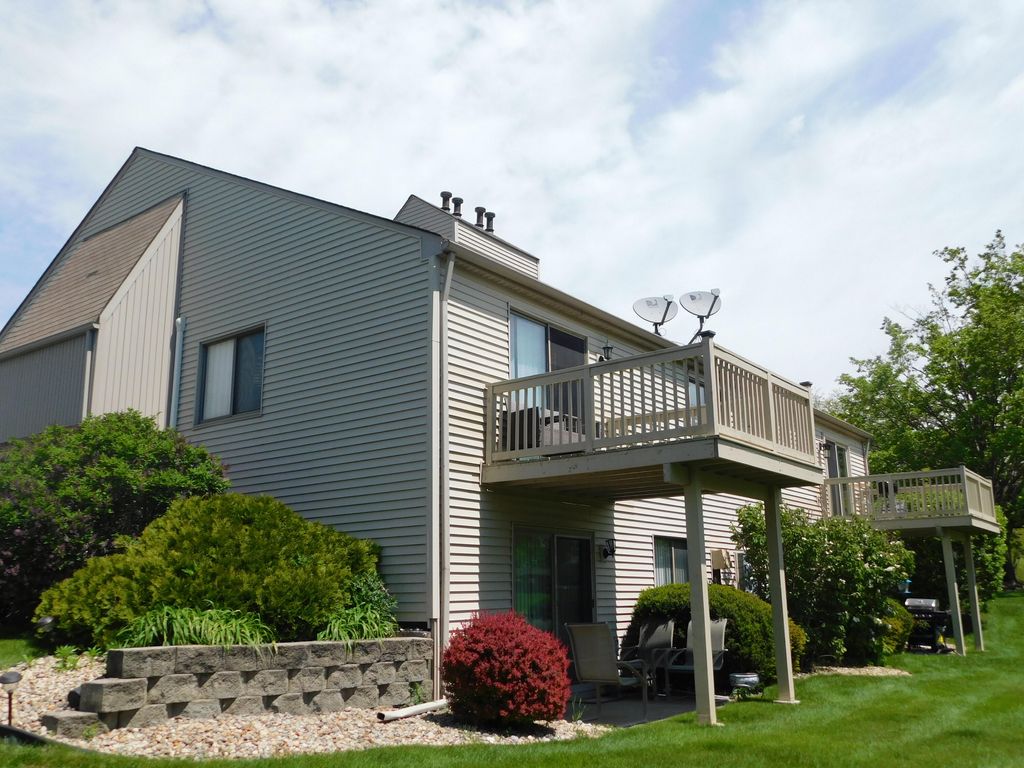 Photo of 955 Millpond Road, Valparaiso, IN 46385 (MLS # 838684)