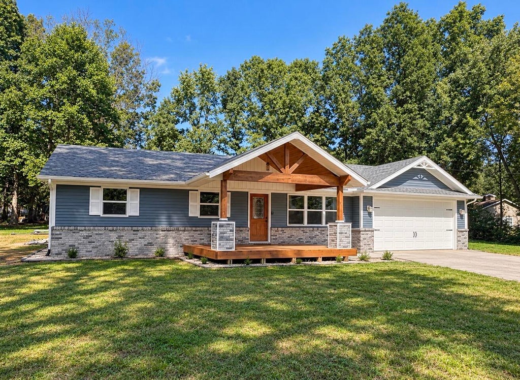 Photo of 904 Mar Mar LOOP, Chesterton, IN 46304 (MLS # 846066)