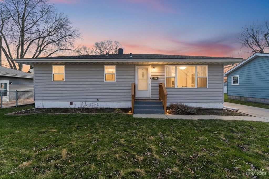 Photo of 947 N Wood Street, Griffith, IN 46319 (MLS # 835977)