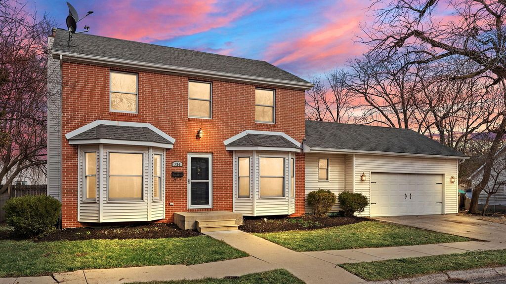 Photo of 314 Hoffman Court, Crown Point, IN 46307 (MLS # 835997)