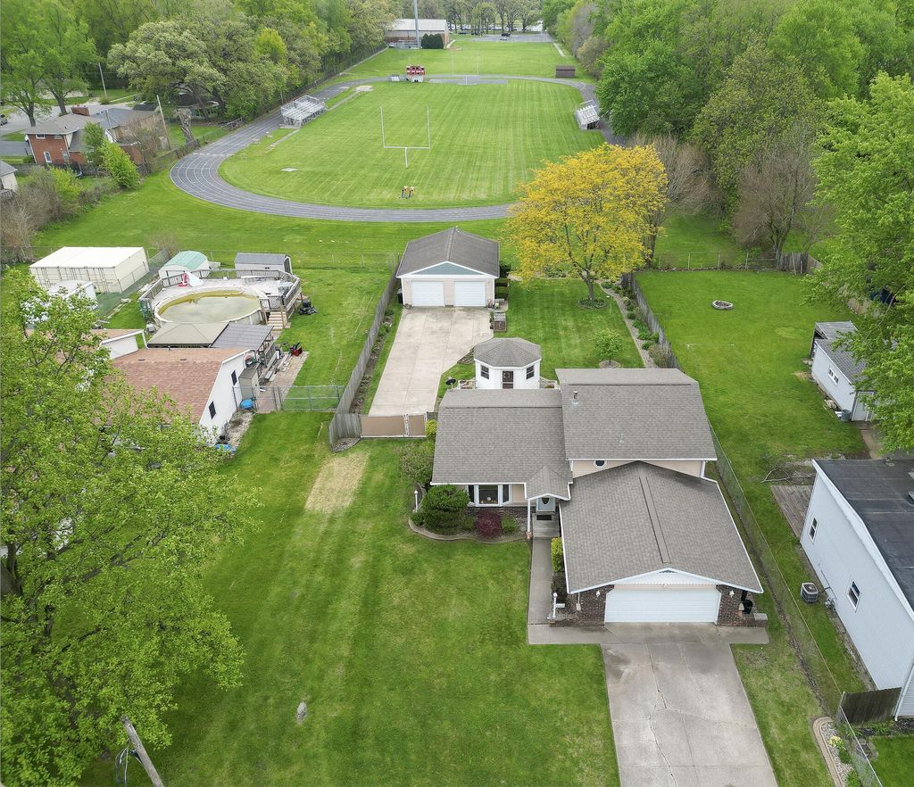 Photo of 5361 Independence Avenue, Portage, IN 46368 (MLS # 838507)