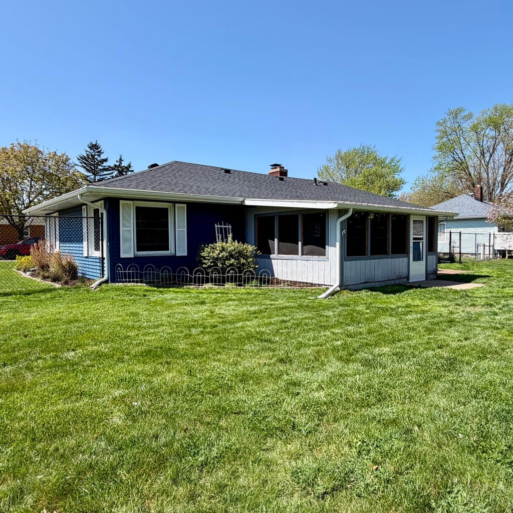 Photo of 632 S Dickson Street, Michigan City, IN 46360 (MLS # 837435)