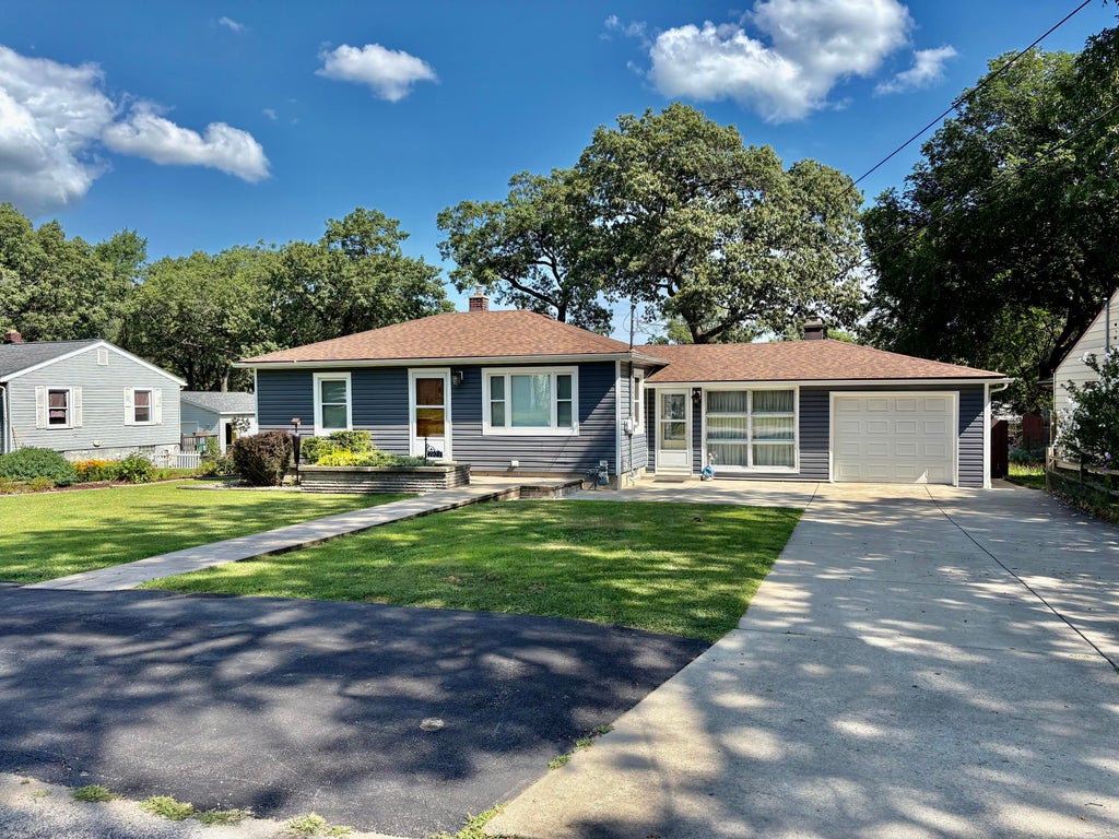 Photo of 1023 Riverlane Drive, Lake Station, IN 46405 (MLS # 842842)