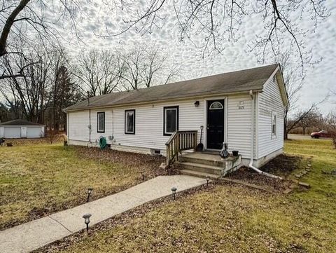 805 Sunset Drive Kouts IN 46347