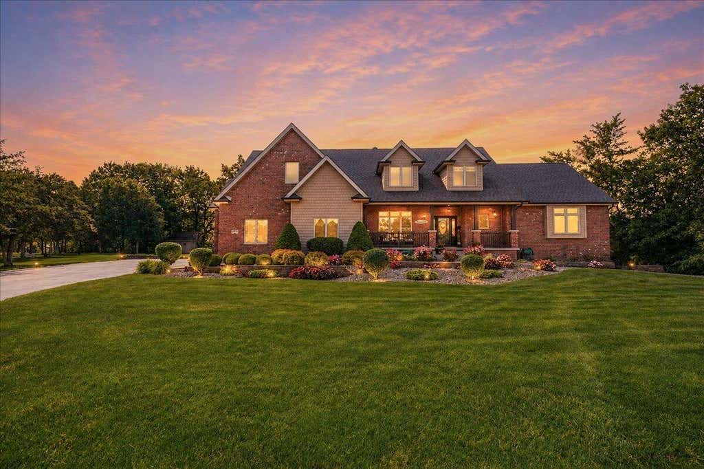 Photo of 4921 W 120th Avenue, Crown Point, IN 46307 (MLS # 840175)