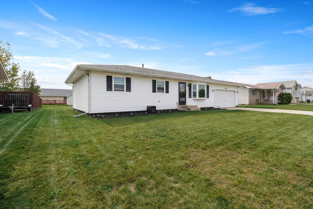 Photo of 5103 Woodbridge Avenue, Portage, IN 46368 (MLS # 829298)