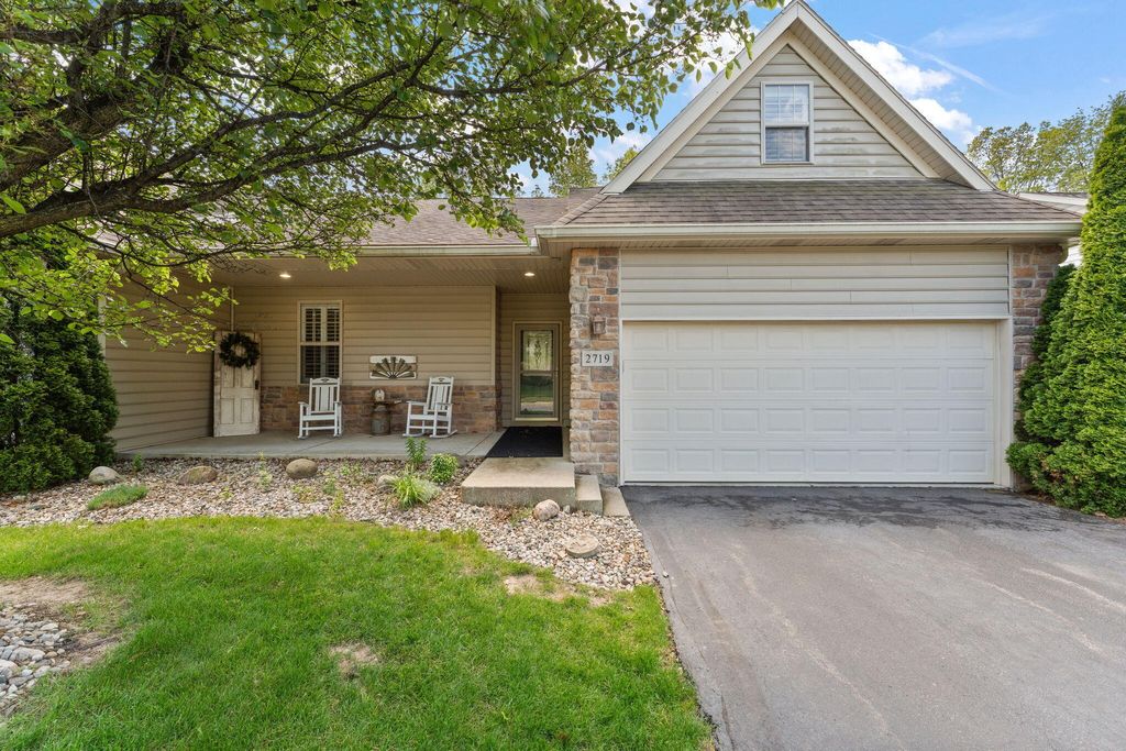 Photo of 2719 White Pine Circle, Valparaiso, IN 46383 (MLS # 839059)