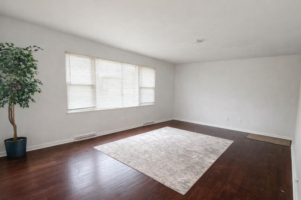 Photo of 5485 Carolina Street, Merrillville, IN 46410 (MLS # 837444)