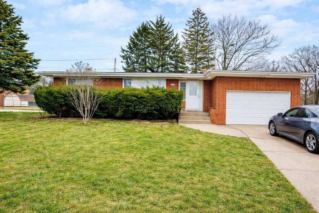 Photo of 5485 Carolina Street, Merrillville, IN 46410 (MLS # 837444)
