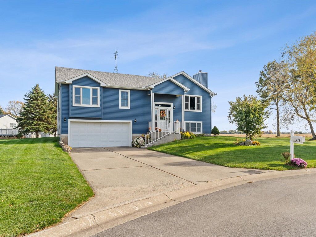 Photo of 372 Radcliff Drive, Valparaiso, IN 46383 (MLS # 829967)