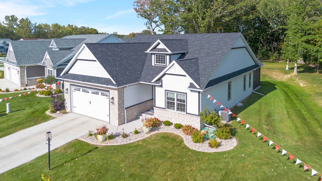 Photo of 12817 Creekside Drive, Cedar Lake, IN 46303 (MLS # 829523)