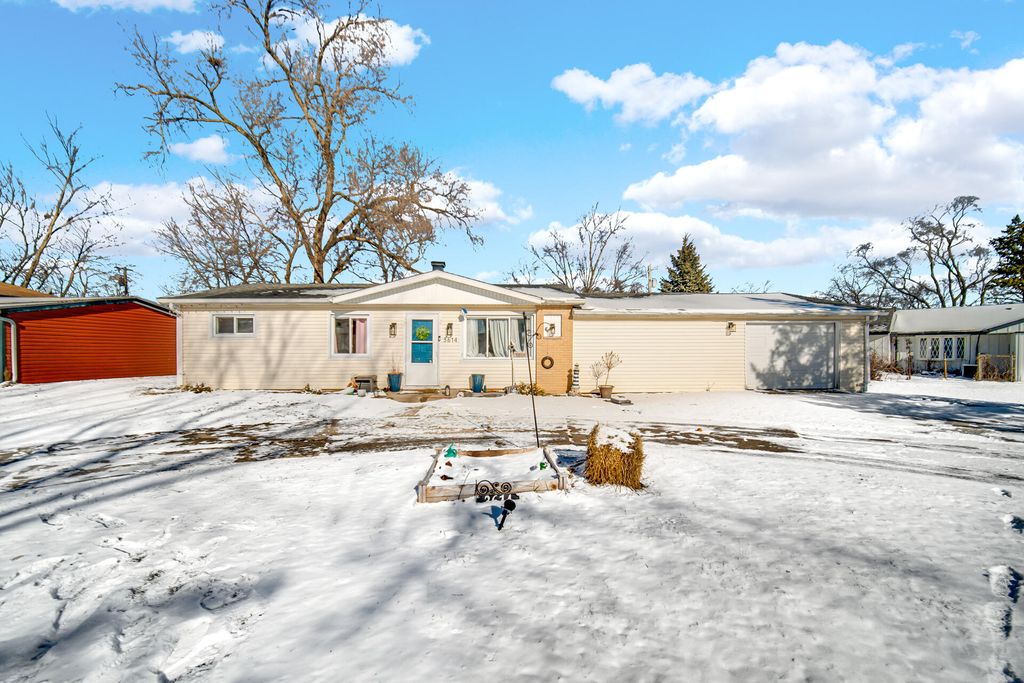 Photo of 3614 W 79th Place, Merrillville, IN 46410 (MLS # 832898)