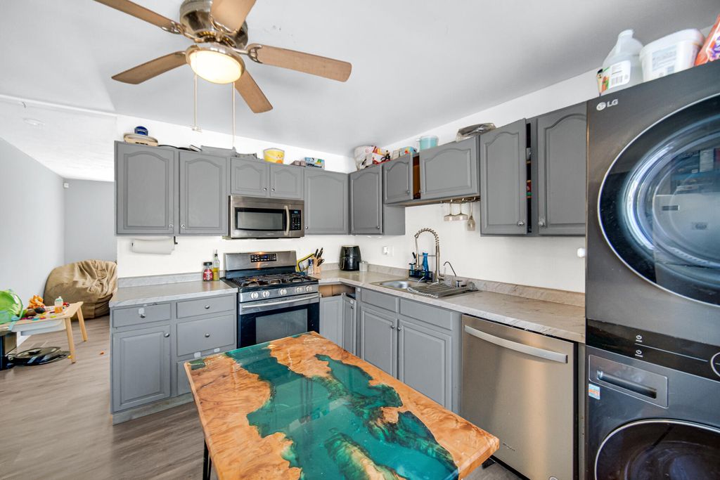 Photo of 3614 W 79th Place, Merrillville, IN 46410 (MLS # 832898)