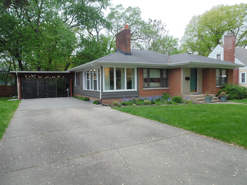 Photo of 1050 Vermillion Street, Gary, IN 46403 (MLS # 838902)
