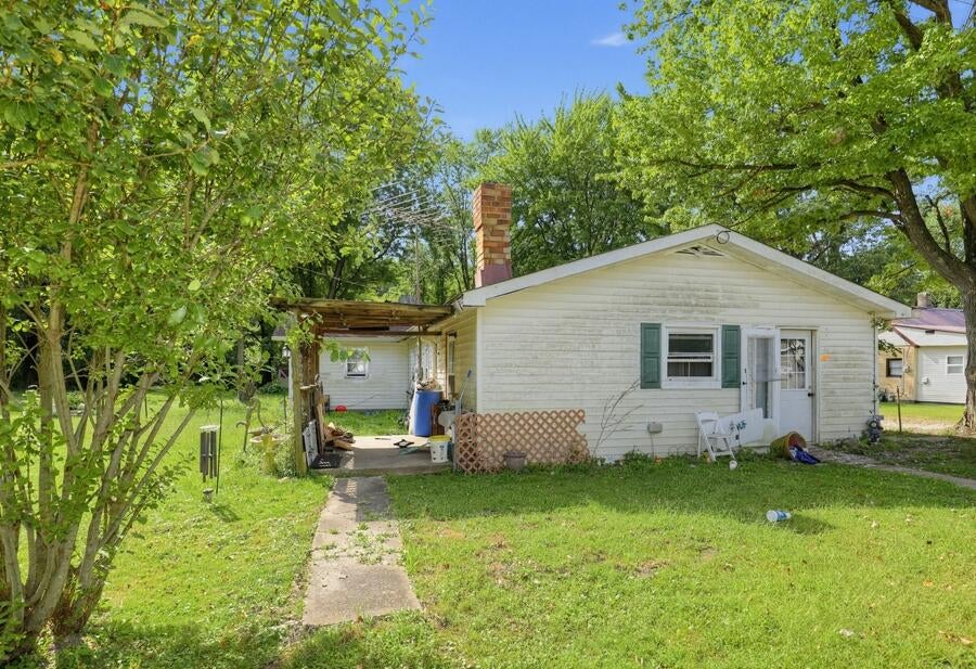 Photo of 1905 E Knight Street, Brazil, IN 47834 (MLS # 845870)