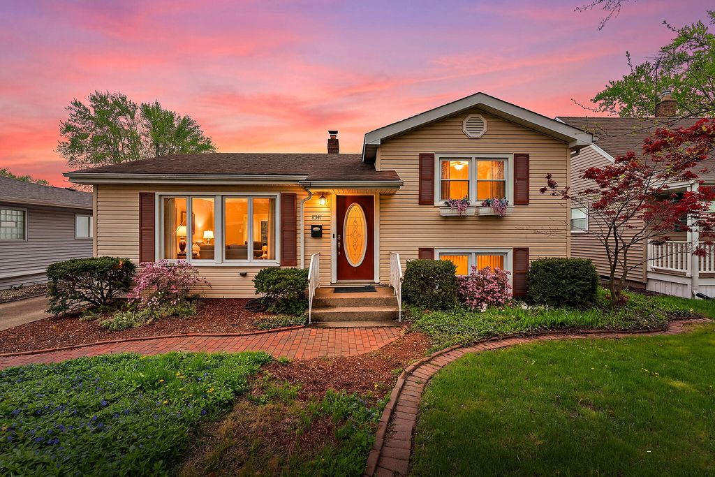 Photo of 8341 Kooy Drive, Munster, IN 46321 (MLS # 837662)