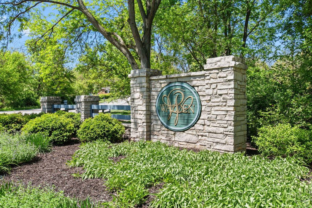 Photo of 4414 Thornbury Drive E, Valparaiso, IN 46383 (MLS # 838990)